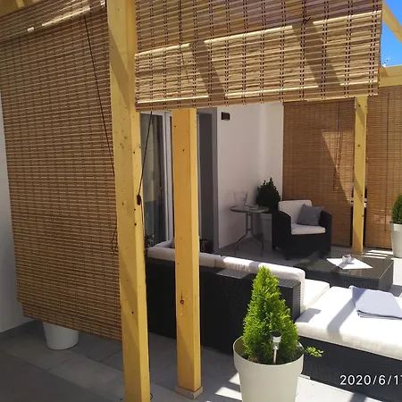 Apartment Wellness Ra- Enjoy Our Jaccuzi, Sauna, E Bike ,fitness , Waterskiing Primosten