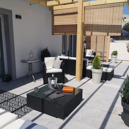 Wellness Ra- Enjoy Our Jaccuzi, Sauna, E Bike ,fitness , Waterskiing Apartment *