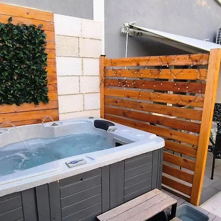 Wellness Ra- Enjoy Our Jaccuzi, Sauna, E Bike ,fitness , Waterskiing Primosten