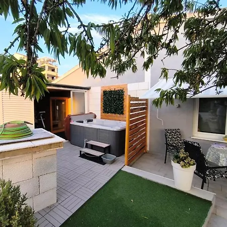 Wellness Ra- Enjoy Our Jaccuzi, Sauna, E Bike ,fitness , Waterskiing * Primošten