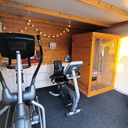 Apartment Wellness Ra- Enjoy Our Jaccuzi, Sauna, E Bike ,fitness , Waterskiing