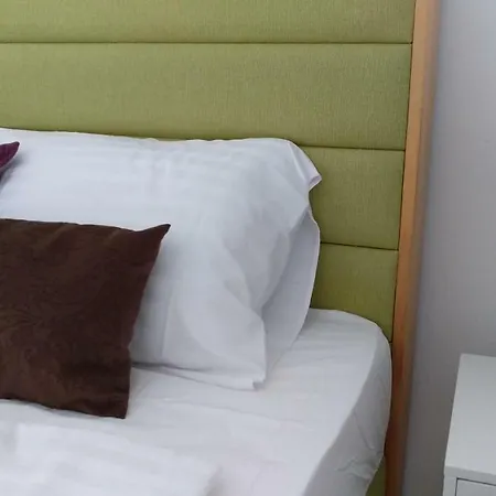 Apartment Wellness Ra- Enjoy Our Jaccuzi, Sauna, E Bike ,fitness , Waterskiing *