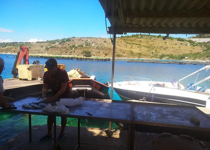 Wellness Ra- Enjoy Our Jaccuzi, Sauna, E Bike ,fitness , Waterskiing דירה פרימוסטן