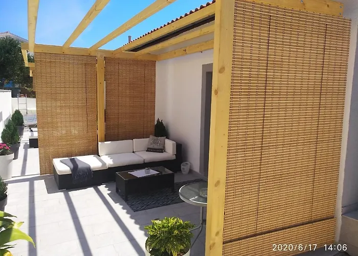 Wellness Ra- Enjoy Our Jaccuzi, Sauna, E Bike ,fitness , Waterskiing דירה *