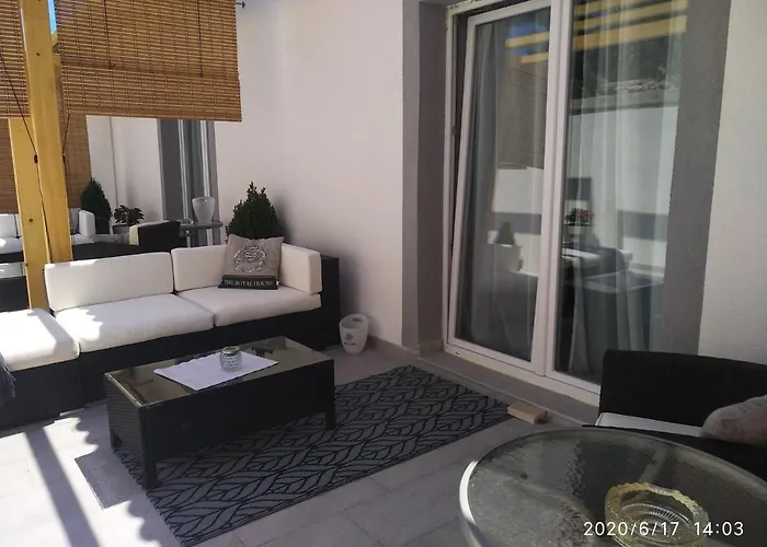 Wellness Ra- Enjoy Our Jaccuzi, Sauna, E Bike ,fitness , Waterskiing * Primošten