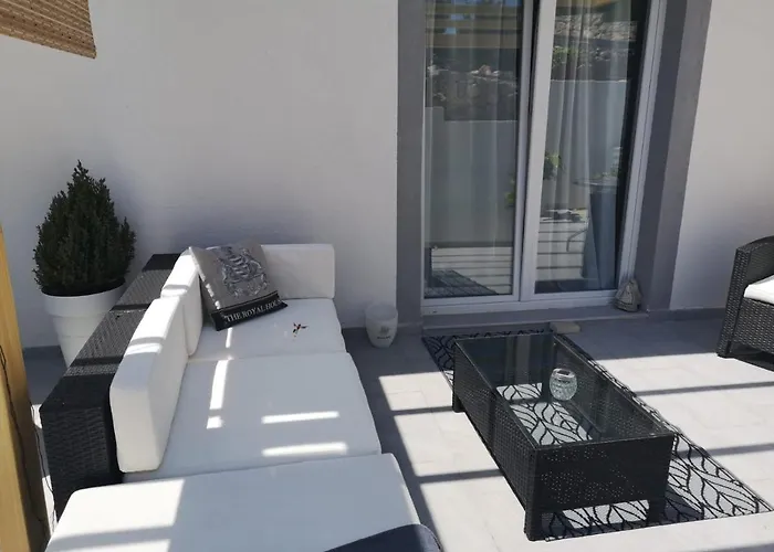 Wellness Ra- Enjoy Our Jaccuzi, Sauna, E Bike ,fitness , Waterskiing