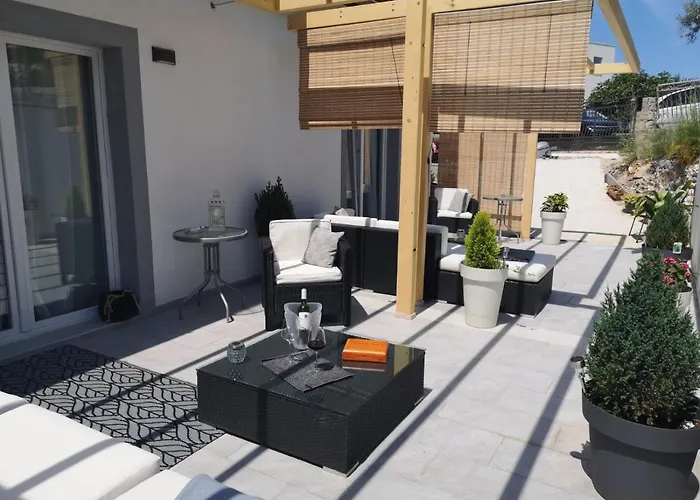 Wellness Ra- Enjoy Our Jaccuzi, Sauna, E Bike ,fitness , Waterskiing Apartamento *