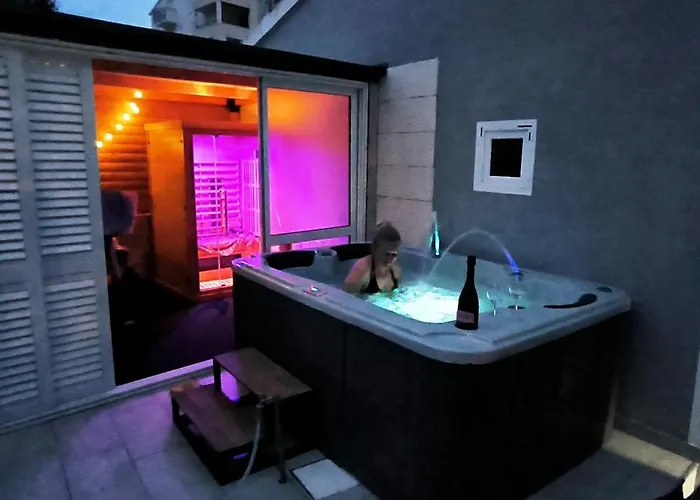 Wellness Ra- Enjoy Our Jaccuzi, Sauna, E Bike ,fitness , Waterskiing Primošten