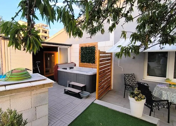 Wellness Ra- Enjoy Our Jaccuzi, Sauna, E Bike ,fitness , Waterskiing * פרימוסטן