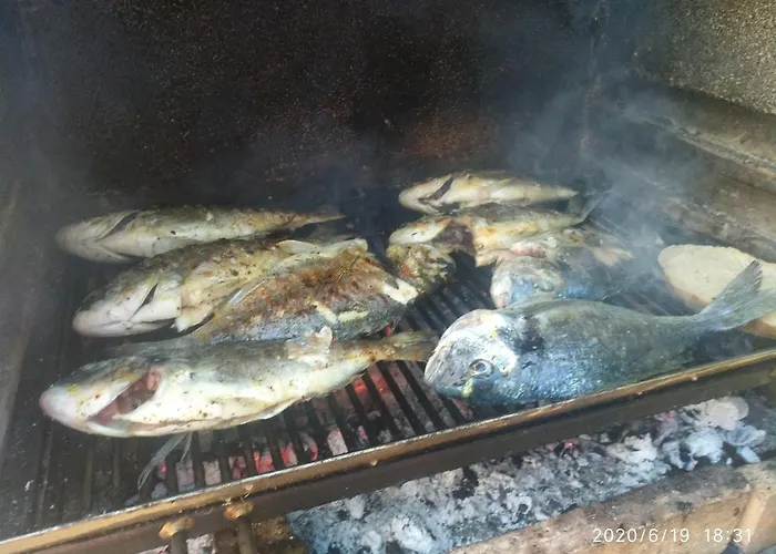 Wellness Ra- Enjoy Our Jaccuzi, Sauna, E Bike ,fitness , Waterskiing דירה *