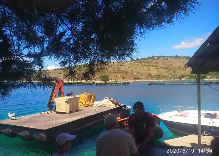 Wellness Ra- Enjoy Our Jaccuzi, Sauna, E Bike ,fitness , Waterskiing פרימוסטן