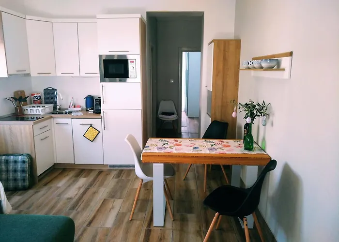 Wellness Ra- Enjoy Our Jaccuzi, Sauna, E Bike ,fitness , Waterskiing פרימוסטן