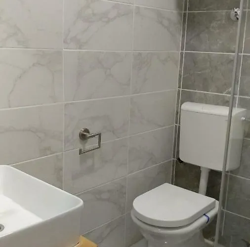 Wellness Ra- Enjoy Our Jaccuzi, Sauna, E Bike ,fitness , Waterskiing פרימוסטן